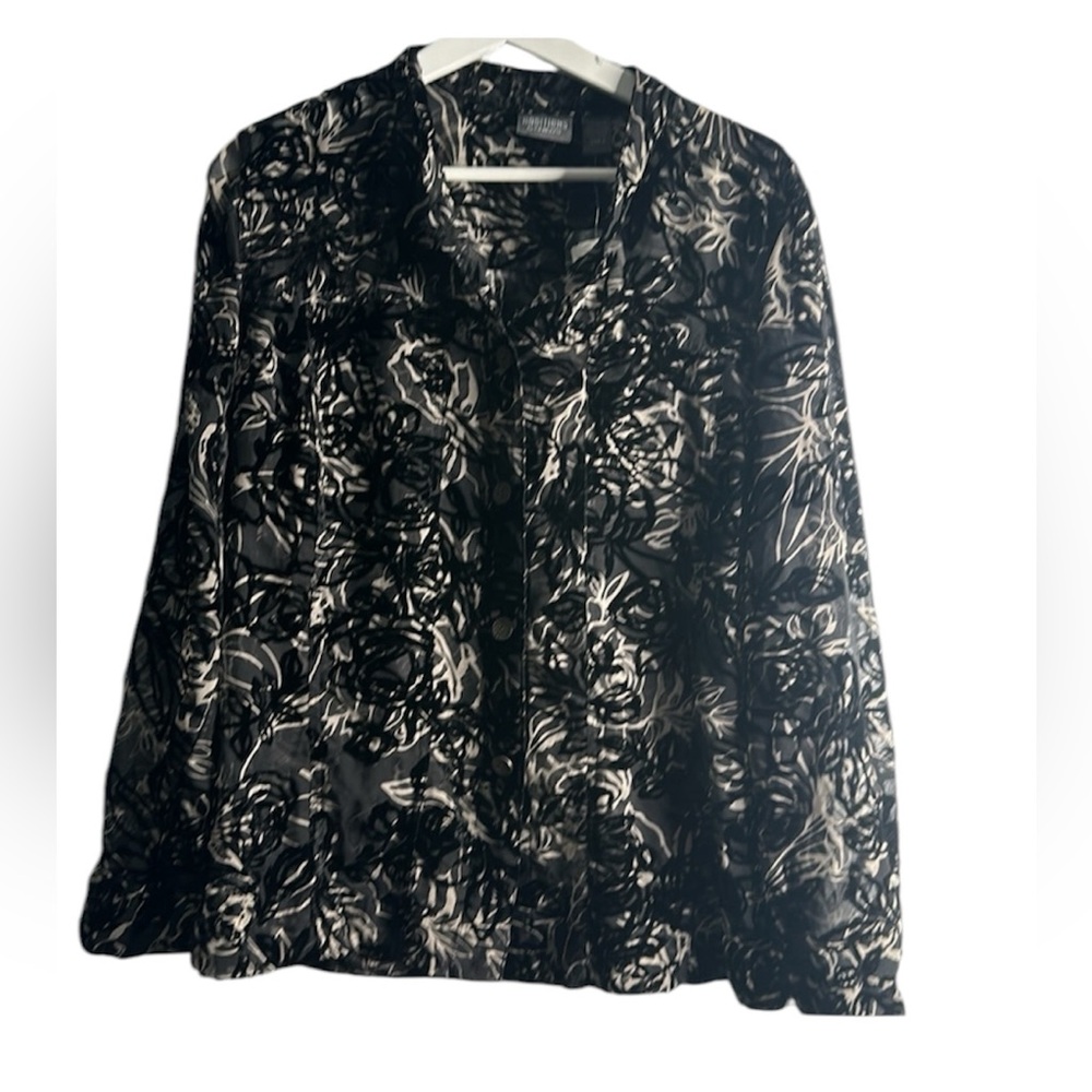 Chico's BELLA  burnout Parisian button down top size 2-M  goth, whimsical